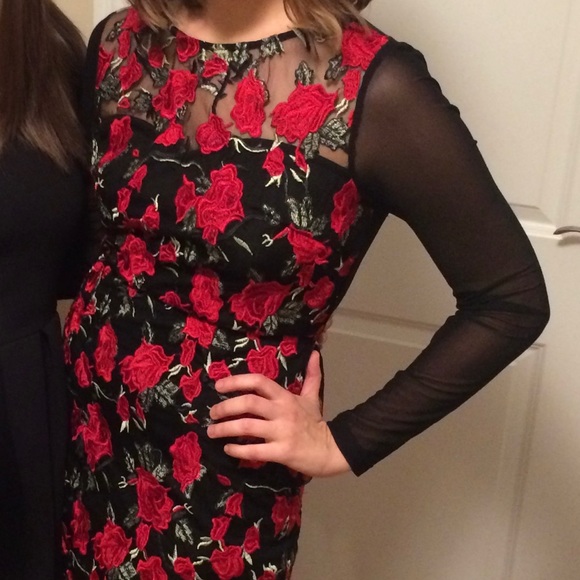 Medium semi-formal dress - Picture 6 of 6